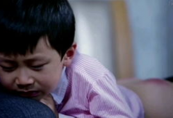 小孩打屁股视频,温馨打屁股视频引发网友热议